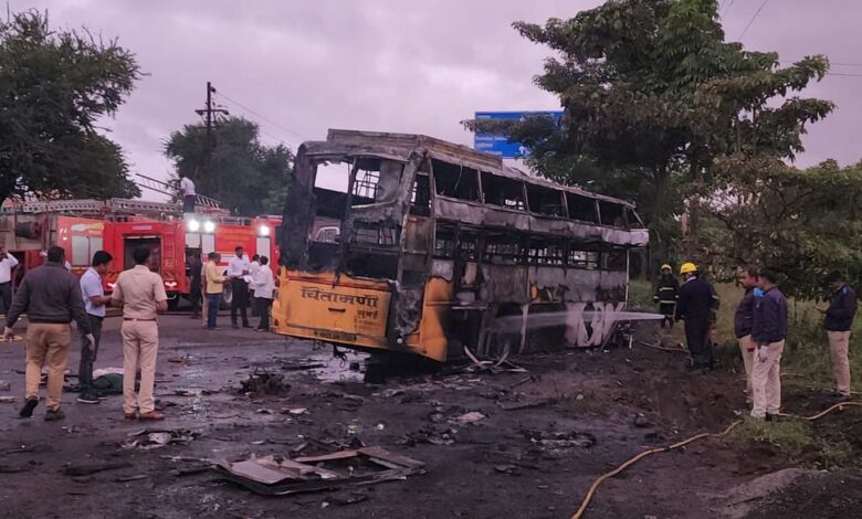 مہاراشٹر کے ناسک میں آج صبح ایک بس میں آگ لگنے سے  11 افراد ہلاک اور 38 زخمی