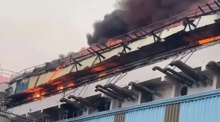حیدرآباد کی ایک فیکٹری میں لگی زبردست آگ : تفصیلات پڑھیں 