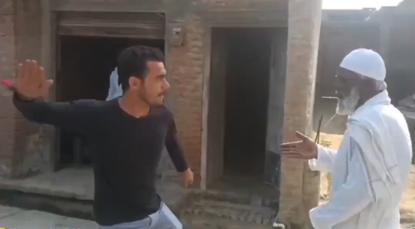 بدایوں میں مذہبی شناخت کی بنیاد پر حملہ، مدرسہ کے لیے چندہ جمع کرنے والے افراد پر تشدد