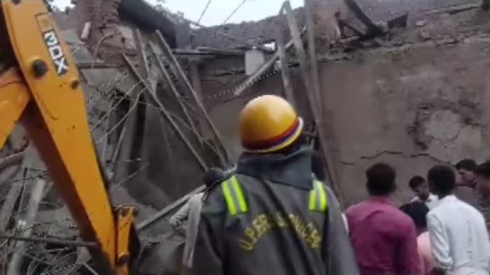 اتر پردیش کے بلند شہر میں چھت گرنے سے 4 افراد ہلاک، 8 زخمی