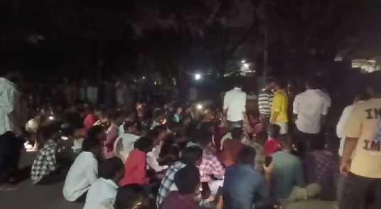 عثمانیہ یونیورسٹی کے طلباء امتحانات ملتوی کرنے کے لیے کیا احتجاج