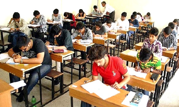 اب مارچ میں نہیں بلکہ فروری میں ہوں گے CBSE کی 10 ویں اور 12 ویں کے امتحانات