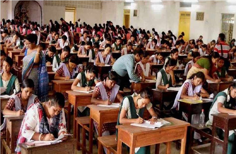 سال میں دو مرتبہ ہونگے JEE اور NEET کے امتحانات : جاوڈیکر