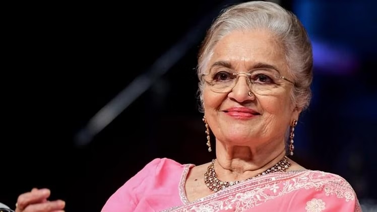 آشا پاریکھ 82 برس کی ہوئیں