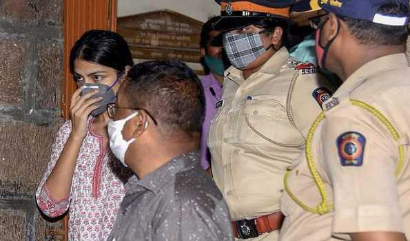 سوشانت کیس: ریا چکرورتی گرفتار، دوران تحقیق منشیات لینے کا اعتراف