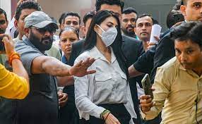 منی لانڈرنگ کیس میں دہلی کی عدالت نے اداکارہ جیکولین فرنینڈس کو قبل از گرفتاری ضمانت دے دی