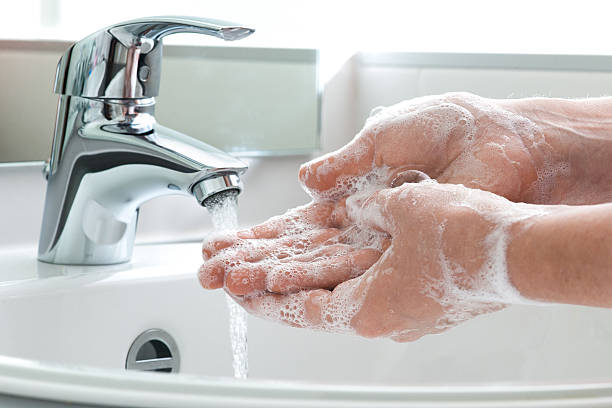 اپنے ہاتھوں کو صحیح طریقے سے صاف کریں۔