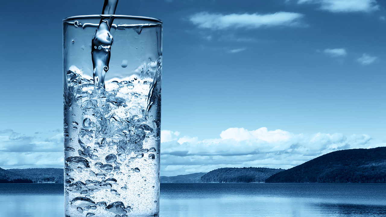 کیا آپ جانتے ہیں پانی پینے کا صحیح طریقہ کیا ہے ؟