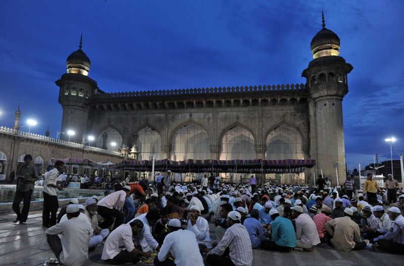 رمضان کا تیسر ادہا۔حیدرآباد کی مساجد میں خصوصی دعاوں اور مجالس کا سلسلہ جاری