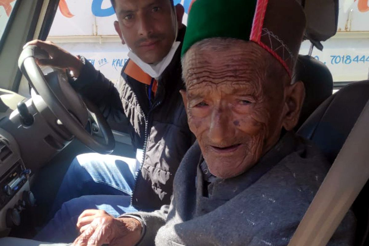 آزاد ہندوستان کے پہلے ووٹر شیام سرن نیگی کا انتقال ہوگیا۔