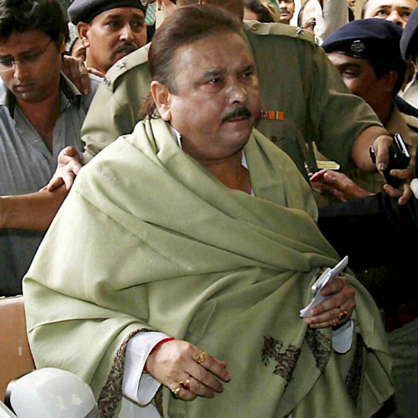 پارليمنٹ کے احاطے ميں ترنمول کانگريس کا احتجاج و مظاہرہ