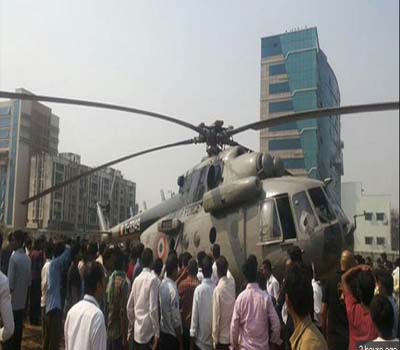 ممبئی کے باندرہ کرلاکامپلکس میں ایئر فورس کے ہیلی کاپٹر کی ایمرجنسی لینڈنگ