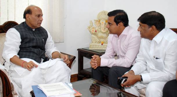 تلنگانہ کے وزیر انفارمیشن ٹکنالوجی کے ٹی راما راؤ نے دہلی میں مرکزی وزیر راج ناتھ سنگھ سے ملاقات کی