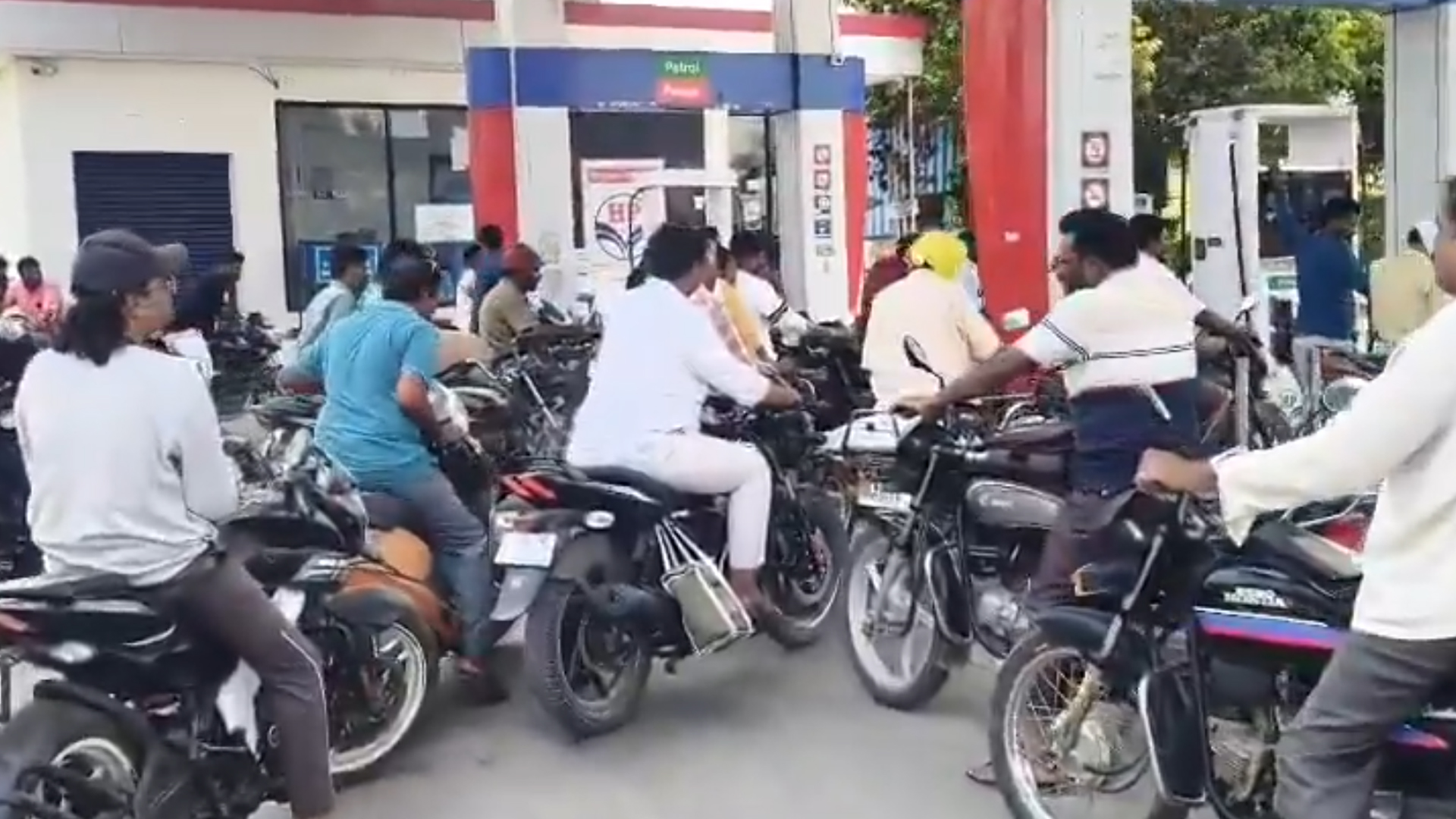 پٹرول، ڈیزل اور ایل پی جی کی کوئی کمی نہیں تلنگانہ حکومت کی وضاحت