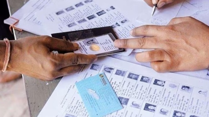 نو ریاستوں اور تین مرکز کے علاقوں میں ووٹر لسٹ کی نظرثانی شروع