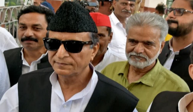 اعظم خان قابلِ اعتراض زبان کے مقدمہ میں بری