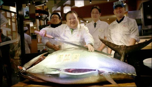 جاپان میں ٹونا مچھلی ریکارڈایک لاکھ18ہزارڈالر میں نیلام   