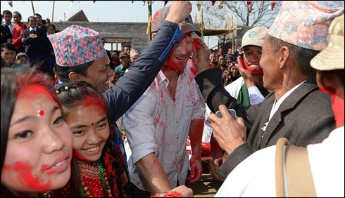  برطانوی شہزادے ہیری کا دورہ نیپال،ہولی کی تقریب میں شرکت