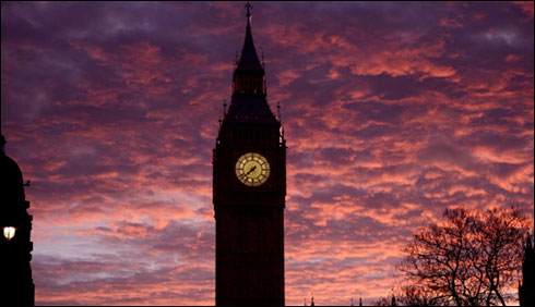برطانیہ :کل گھڑیاں ایک گھنٹہ آگے کردی جائیں گی  