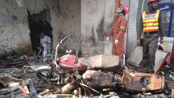پاکستان کے پشاور میں دھماکے: 10 افراد ہلاک، 20 سے زائد زخمی
