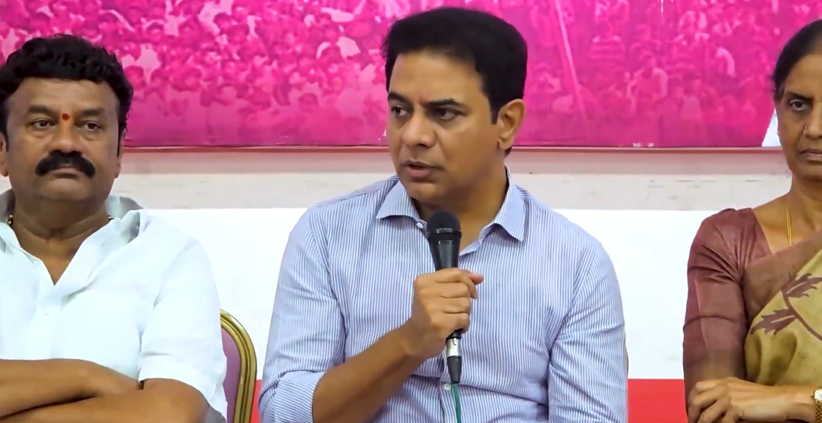 بی آر ایس (GHMC) انتخابات کے لیے تیار ، کے ٹی آر کی قائدین کے ساتھ اہم میٹنگ