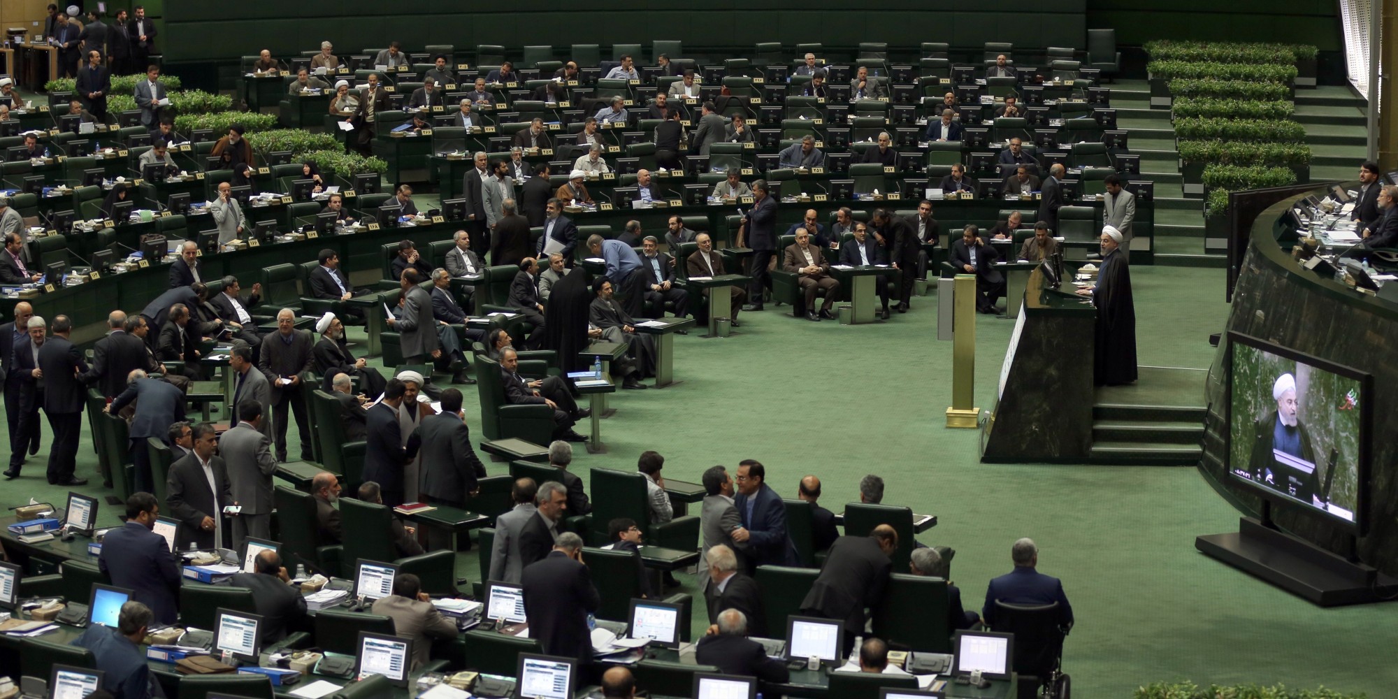 ایران کی مجلس میں 14 خواتین پہنچیں