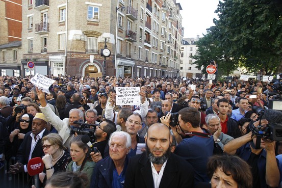  فرانس میں مسلمانوں کا ’شدت پسند‘ گروپوں کے خلاف مظاہرہ 