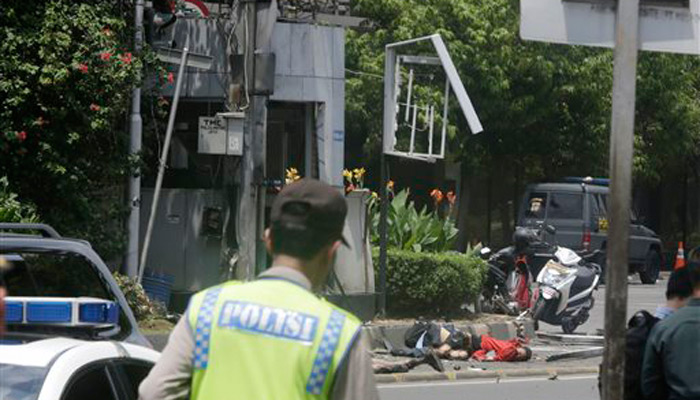 انڈونیشیا میں دہشت گرد حملہ؛ سیریل دھماکے اور فائرنگ سے دہلا جکارتہ، 7 افراد ہلاک