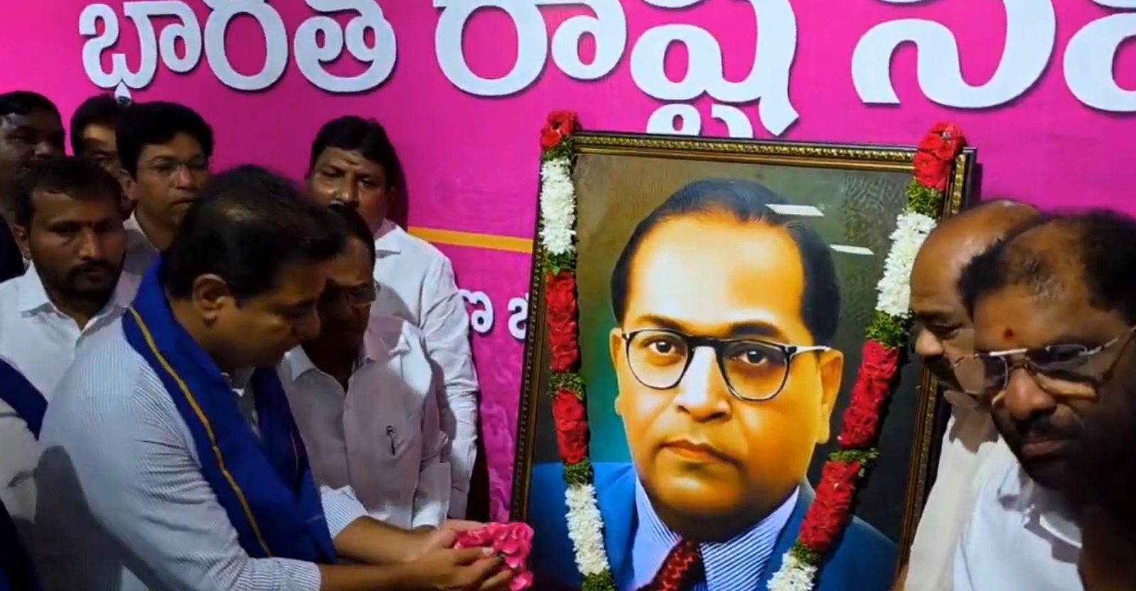 کے ٹی آر نے امبیڈکر جینتی تقریب میں شرکت، خراجِ عقیدت  پیش کیا 