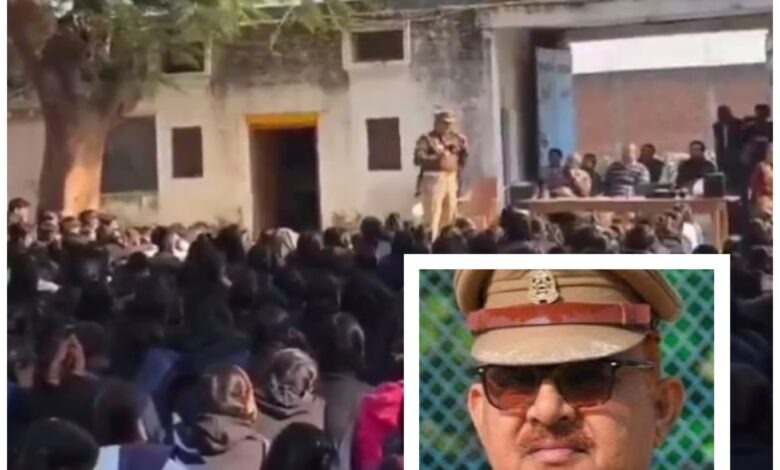 سب انسپکٹر آفاق خان یوپی میں کالج میں نبی کریم صلی اللہ علیہ وسلم کی تعلیم شیئر کرنے پر عہدے سے معطل