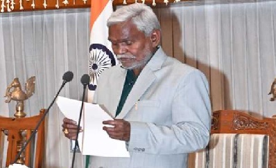 چمپئی سورین نے جھارکھنڈ میں وزیر اعلیٰ کے عہدے اور رازداری کا حلف لیا