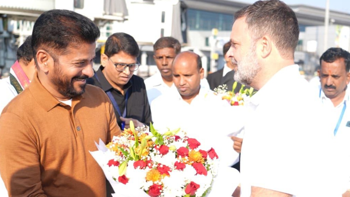 راہول گاندھی کی حیدرآباد آمد، شمس آباد ایئرپورٹ پر استقبال