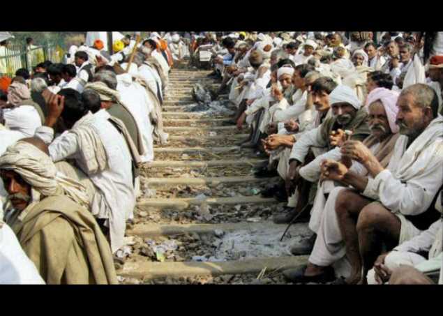 جاٹ تحریک:راجستھان میں ایک ریلوے انجن میں لگائی گئی آگ، موبائل انٹرنیٹ سروس بند