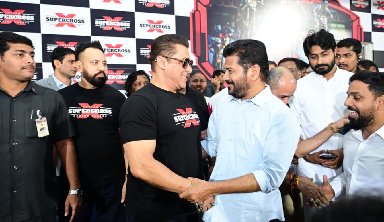 چیف منسٹر ریونت ریڈی اور سلمان خان ایک ہی اسٹیج پر