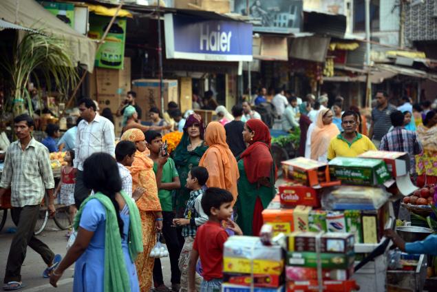 د ہلی کے تر لو ک پو ری علا قہ میں عا م حا لا ت پھر سے بحا ل 