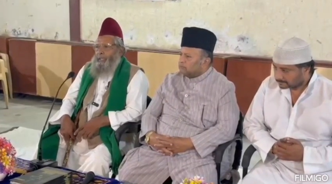 محفلِ ختمِ قرآن میں احمد پاشا قادری کی صحت یابی کی خصوصی دعا