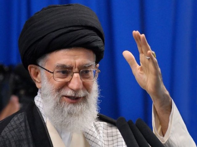 ایران داعش کے خلاف کارروائی میں امریکا کے ساتھ بھرپور تعاون کرے گا، خامنہ ای