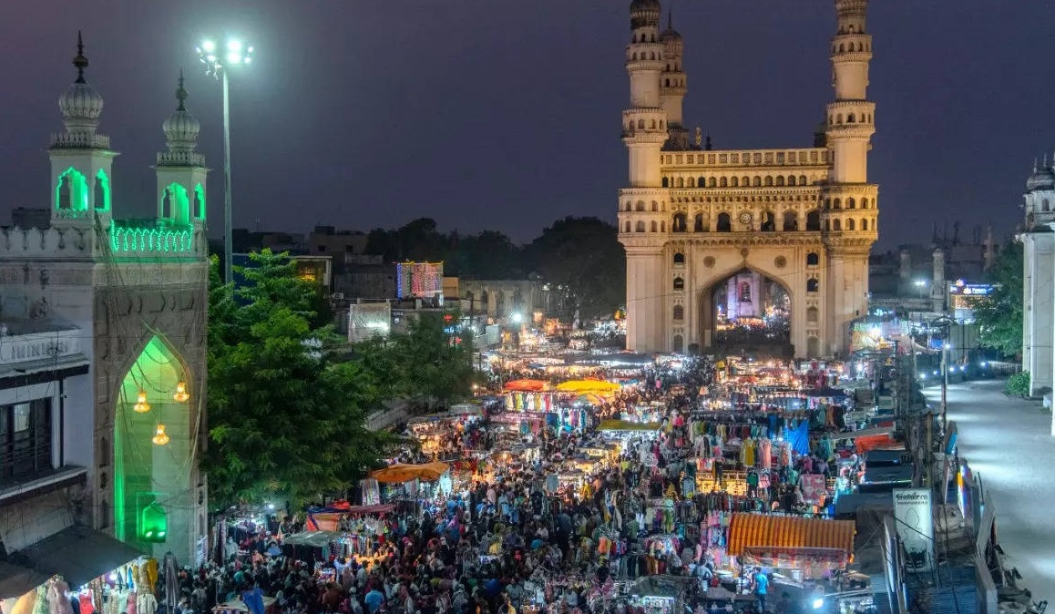ماہ رمضان کی آمد کے پیش نظر حیدرآباد کا چارمینار بازار خوبصورتی کے ساتھ تیارہے 