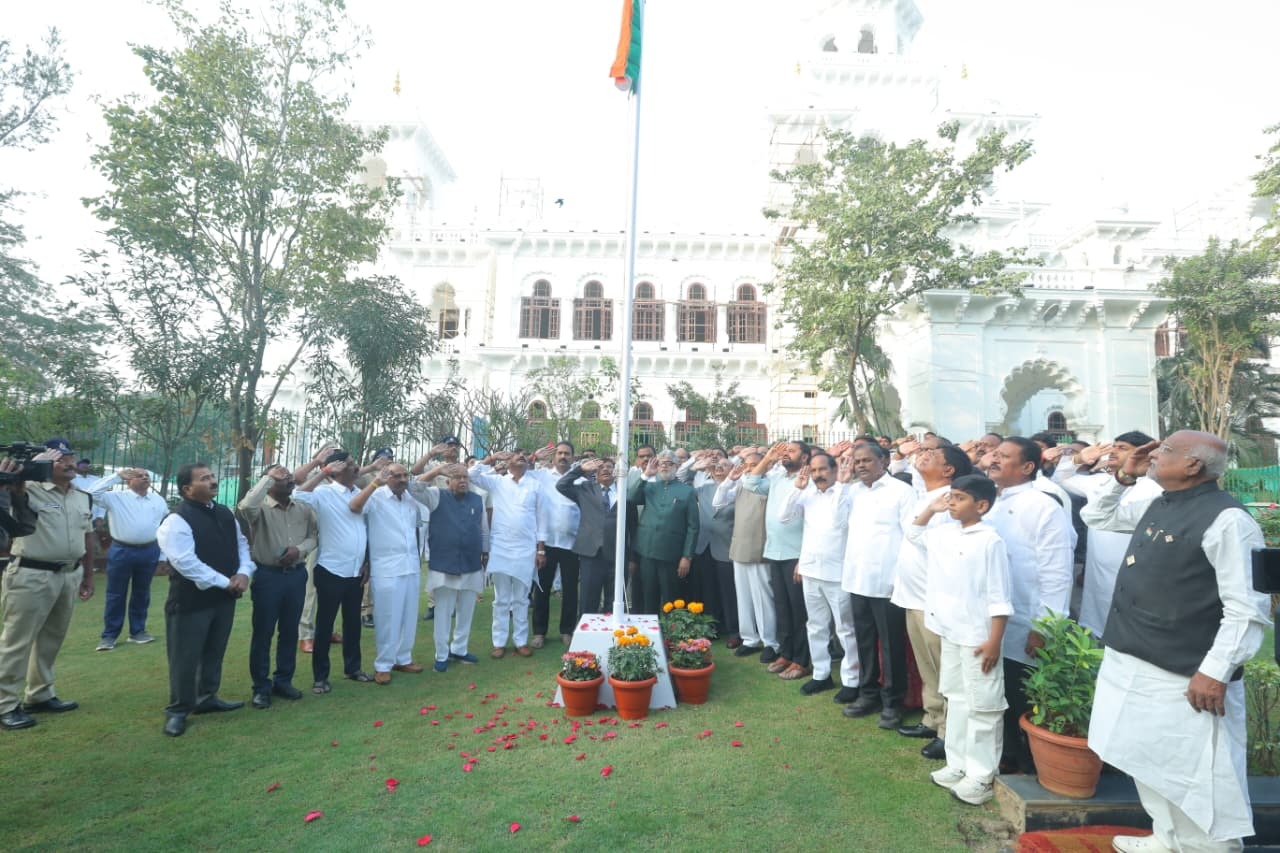 تلنگانہ اسمبلی میں یومِ جمہوریہ کی تقریبات؛ اسمبلی اور قانون ساز کونسل میں قومی پرچم لہرایا گیا