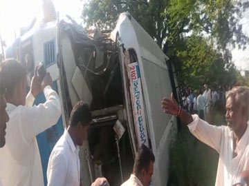  ضلع نلگنڈہ میں آر ٹی سی بس حادثہ 12مسافرین ہلاک 