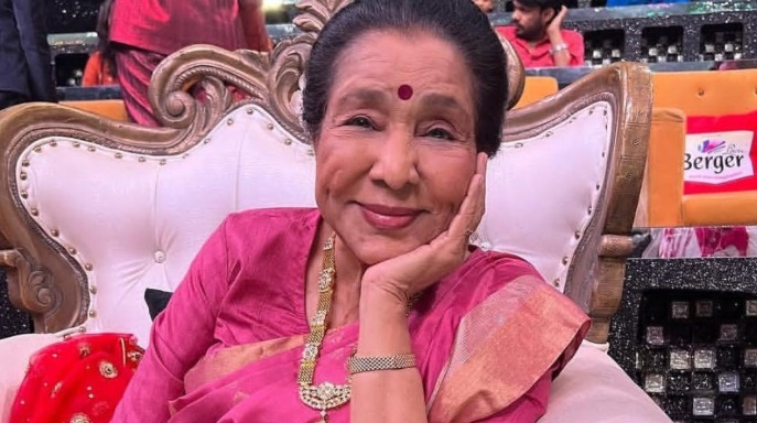 مشہور گلوکارہ آشا بھونسلے کی طبیعت ناساز، دل کے دورے کے بعد اسپتال منتقل