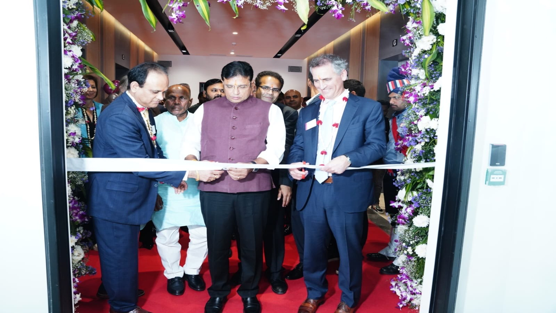 دی ہارٹ فورڈ کا حیدرآباد میں عالمی ٹیکنالوجی سینٹر کا آغاز، آئی ٹی وزیر سریدھر بابو کے ہاتھوں افتتاح