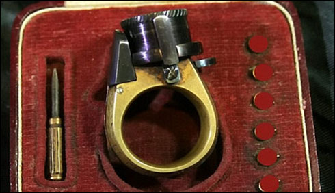  انگوٹھی سے مشابہہ دنیا کی سب سے چھوٹی بندوق نیلامی کیلئے پیش