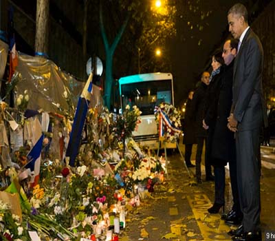 پیرس حملوں کے مقام پر پہنچے امریکی صدر بارک اوباما