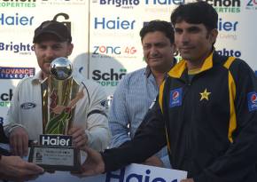 شارجہ ٹیسٹ : نیوزی لینڈ نے پاکستان کو اننگز اور 80 رنز سے ہرا دیا‘ سیریز 1-1 سے برابر