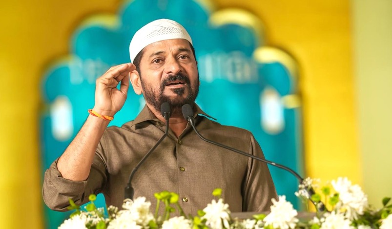 ریاستی ترقی میں اقلیتوں کی شمولیت ضروری: ایل بی اسٹیڈیم افطار میں چیف منسٹر ریونت ریڈی کا خطاب