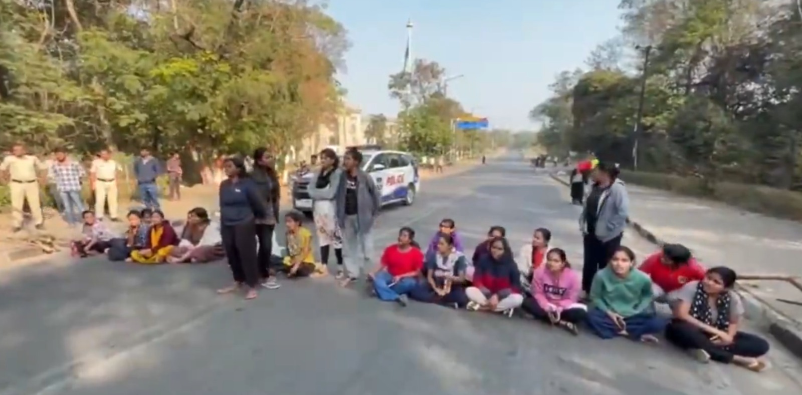 عثمانیہ یونیورسٹی: لڑکیوں کے طلبہ ہاسٹل سہولیات اور والدین کی رسائی پر احتجاج