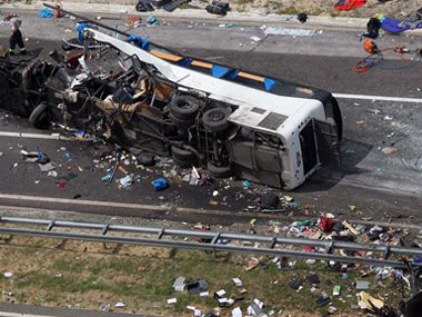  اتر پردیش :بس کو ٹرین کی ٹکر ‘5ہلاک