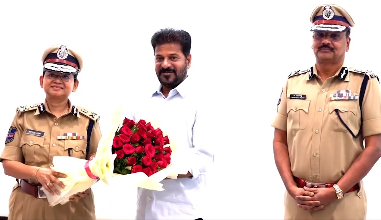 تلنگانہ میں ڈی جی پی رینک پر ترقی یافتہ افسران کی وزیر اعلیٰ ریونت ریڈی سے ملاقات