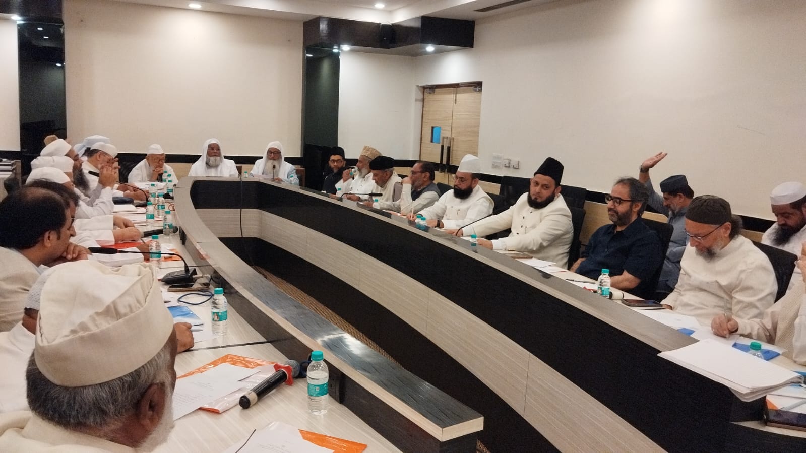 مسلم پرسنل لا بورڈ کا یو سی سی اور وندے ماترم کے خلاف قانونی جدوجہد کا اعلان